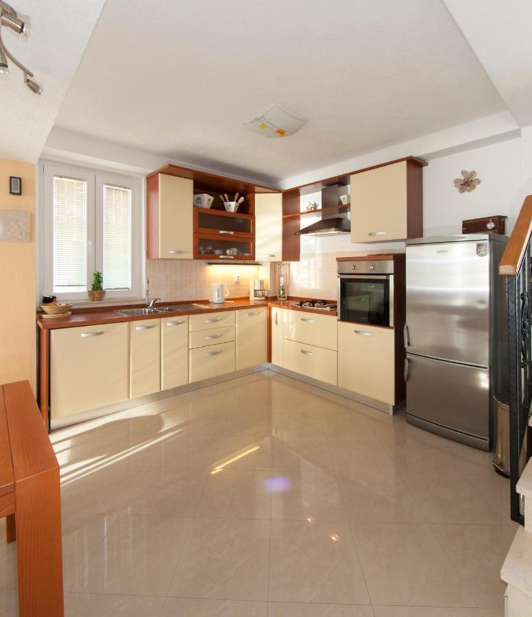 Villa Intrada เบรลา ภายนอก รูปภาพ