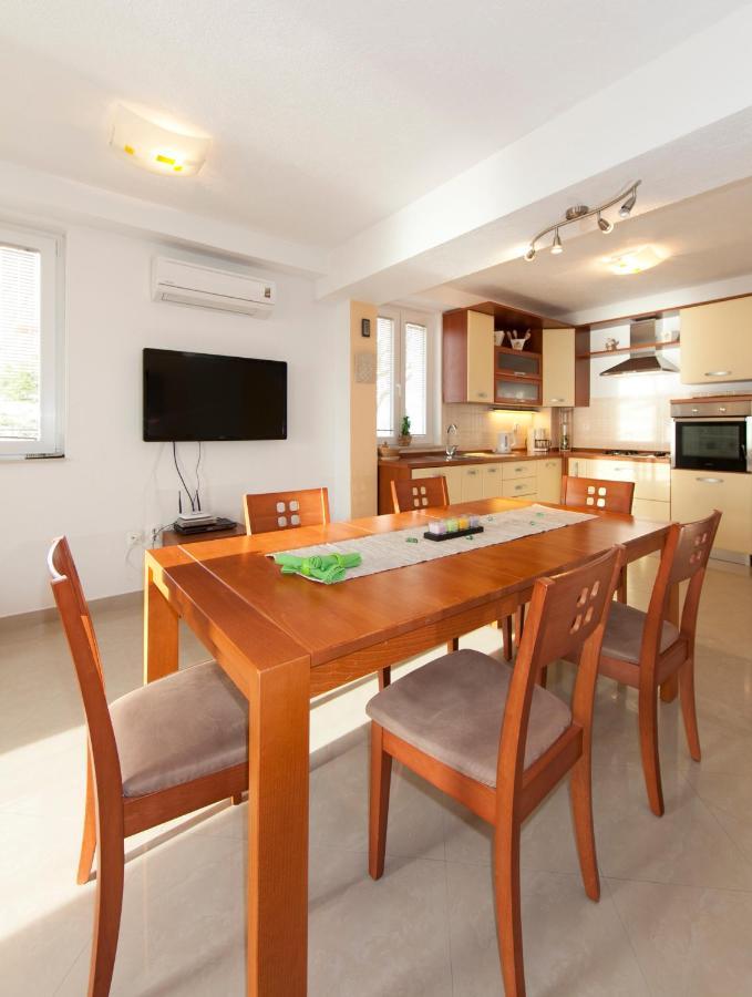 Villa Intrada เบรลา ภายนอก รูปภาพ
