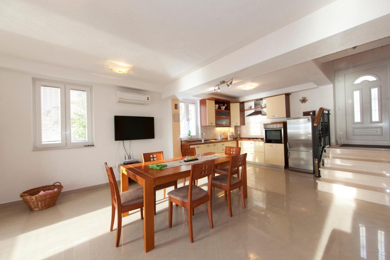 Villa Intrada เบรลา ภายนอก รูปภาพ